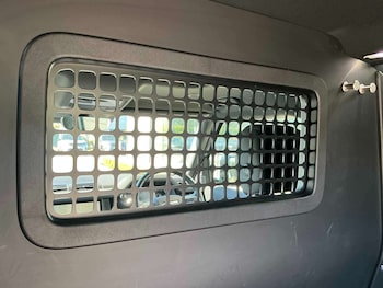 Used Land Rover Defender 2023 for sale - 78484165: Photo
