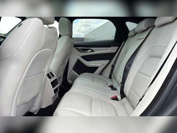 Used Jaguar F-Pace 2022 for sale - 79595977: Photo