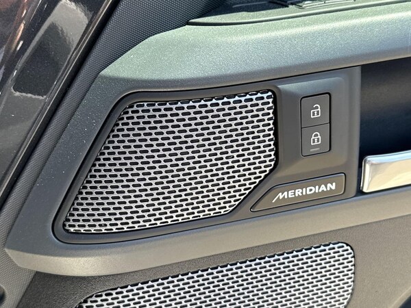 Used Land Rover Defender 2023 for sale - 76179025: Photo 21
