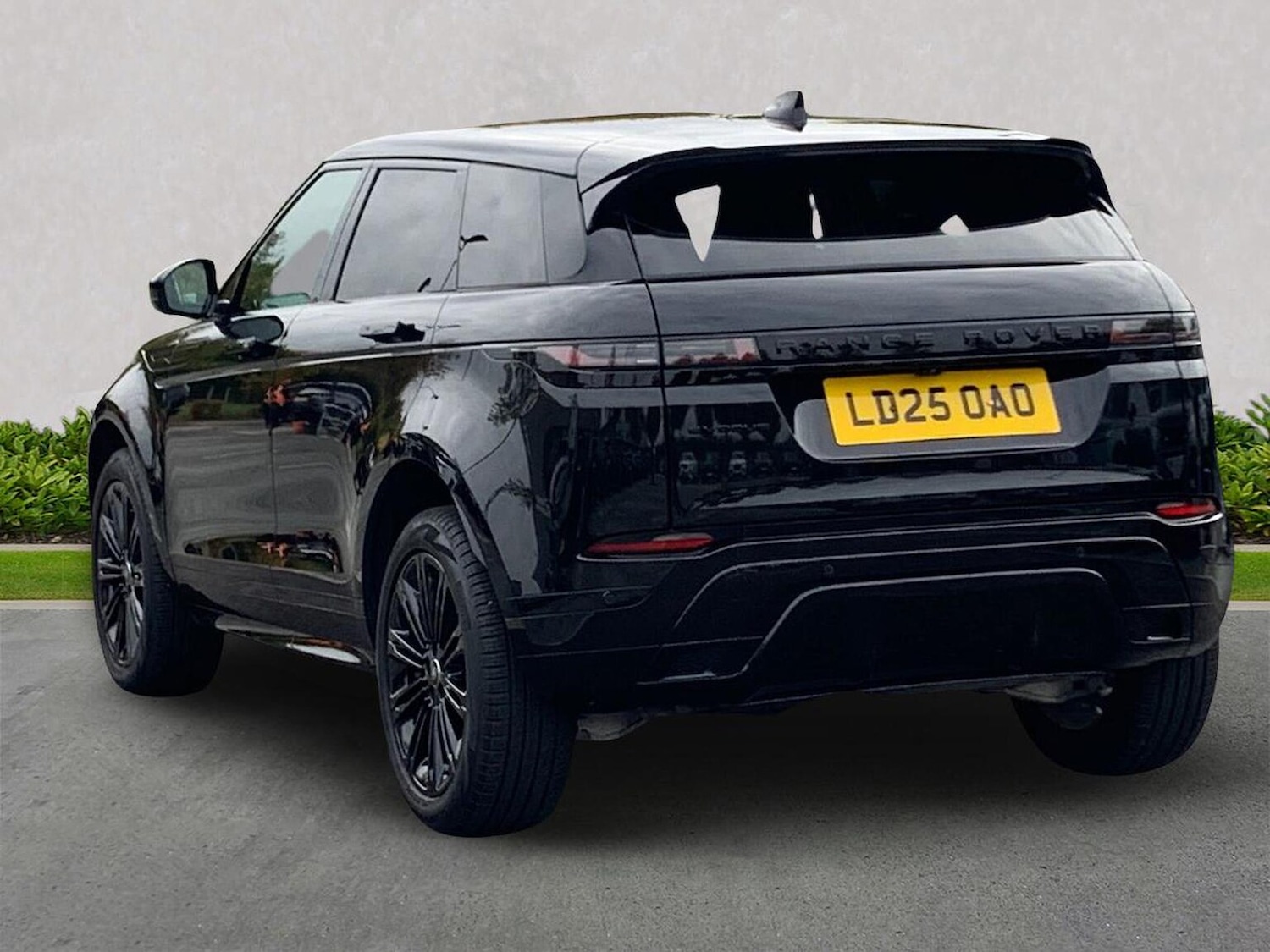 Used Land Rover Range Rover Evoque 2025 for sale - 76293092: Photo 2