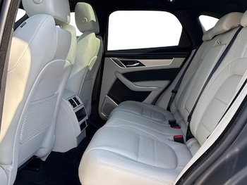 Used Jaguar F-Pace 2022 for sale - 75683294: Photo