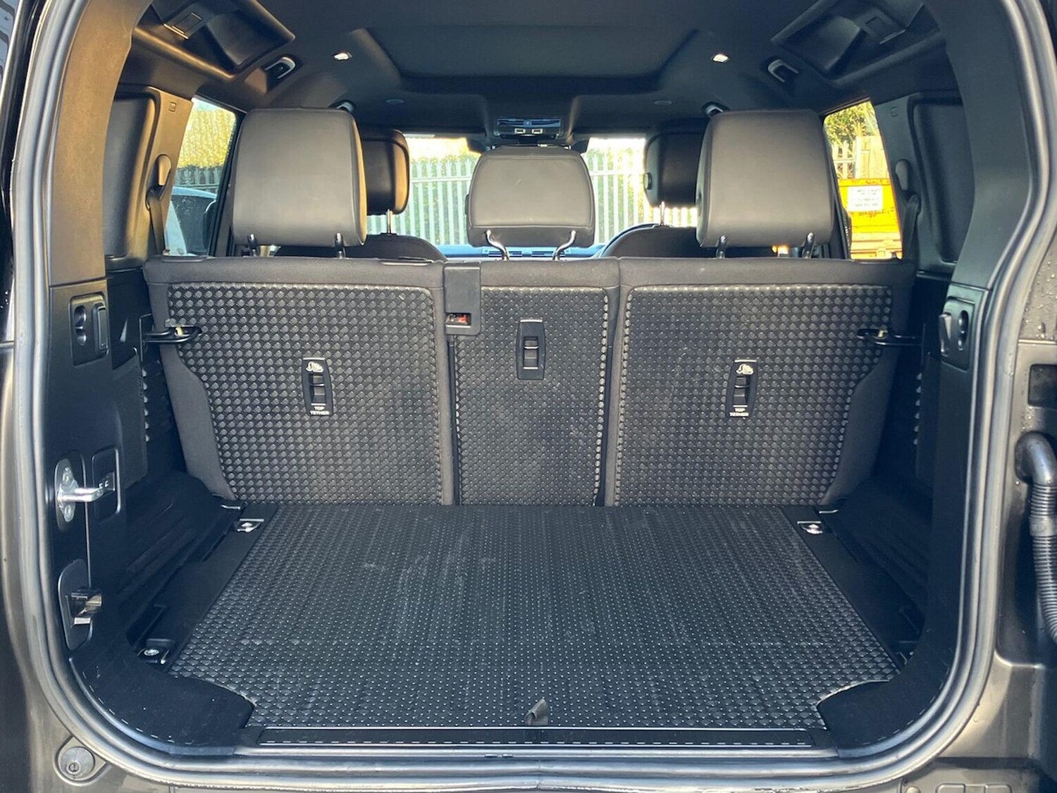 Used Land Rover Defender 2023 for sale - 77488117: Photo 10