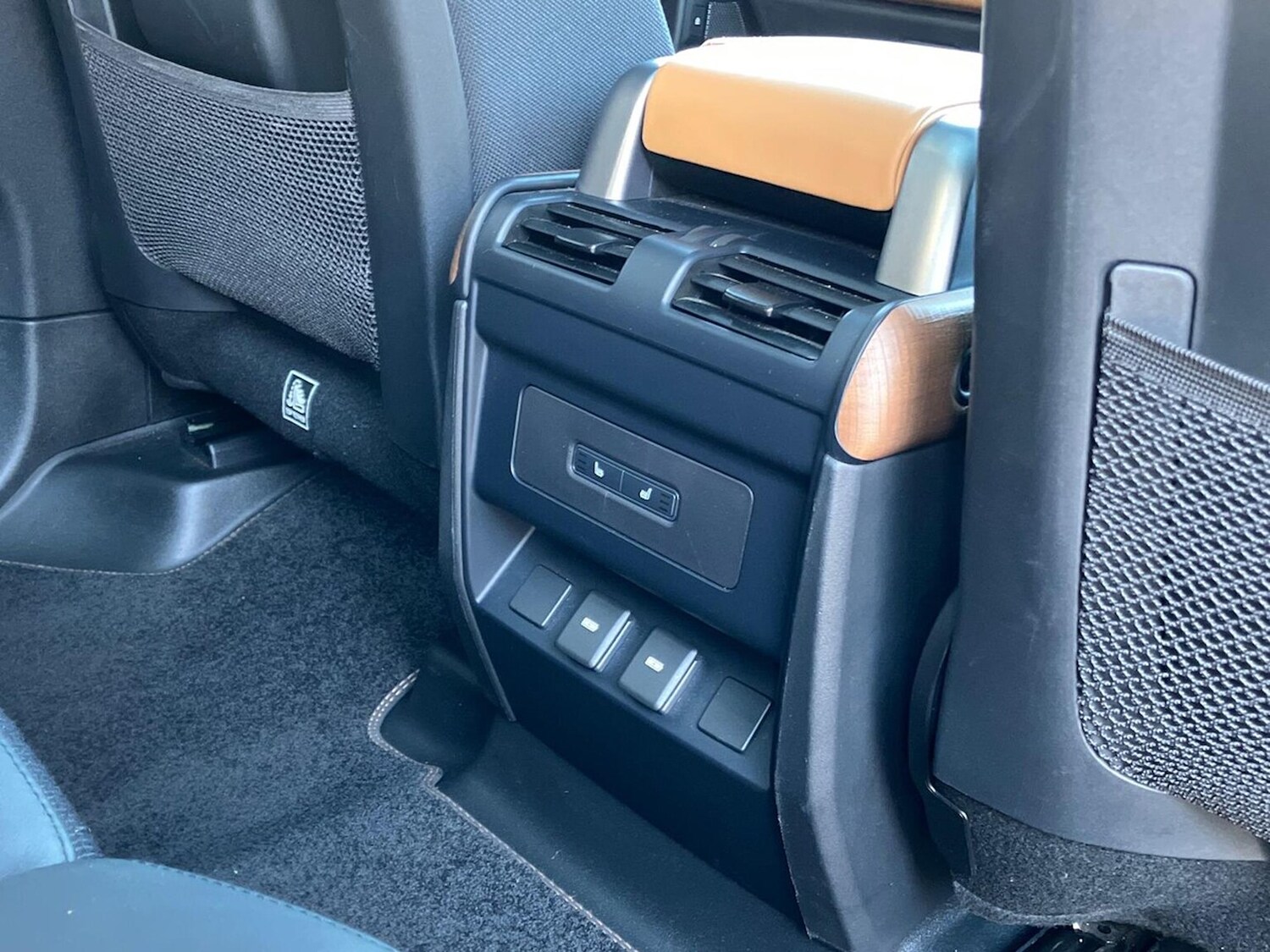 Used Land Rover Defender 2023 for sale - 77488117: Photo 18