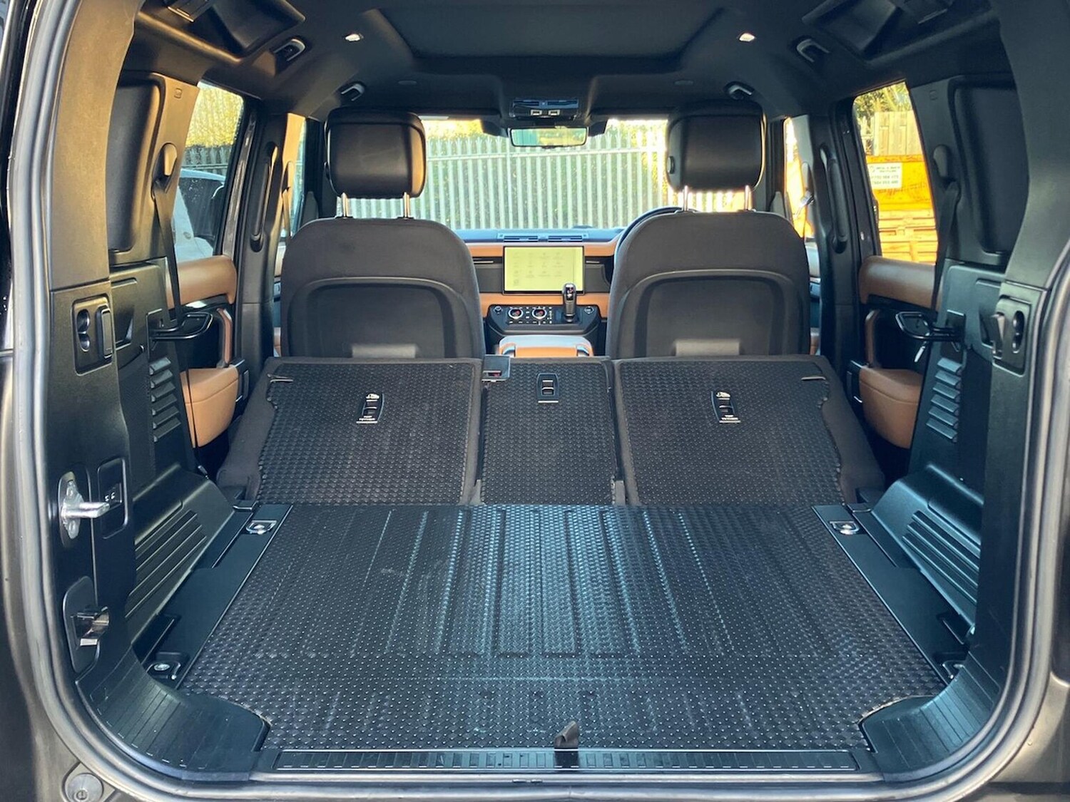 Used Land Rover Defender 2023 for sale - 77488117: Photo 34