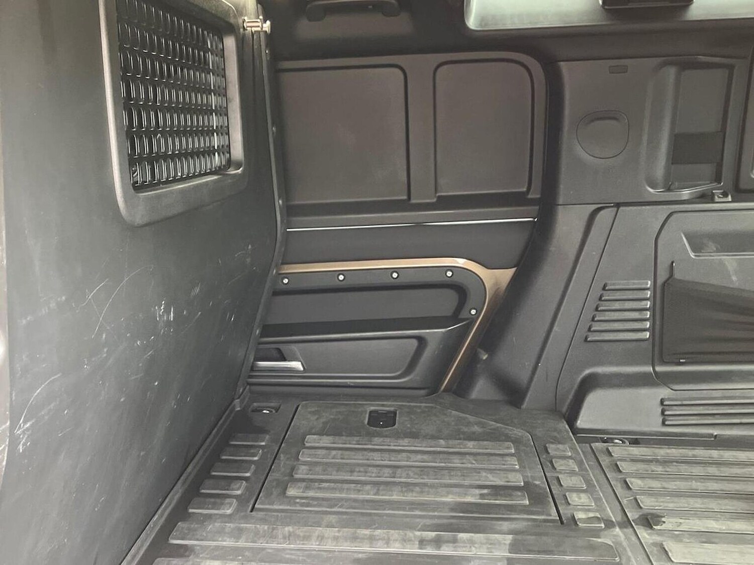 Used Land Rover Defender 2023 for sale - 78191633: Photo 6