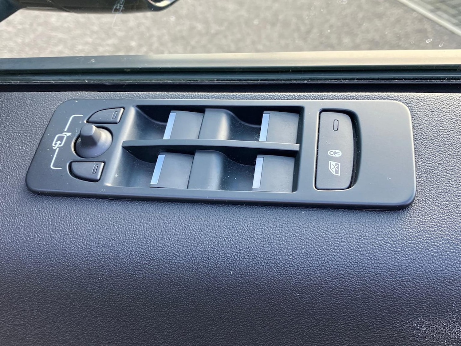 Used Land Rover Discovery Sport 2022 for sale - 77028142: Photo 25