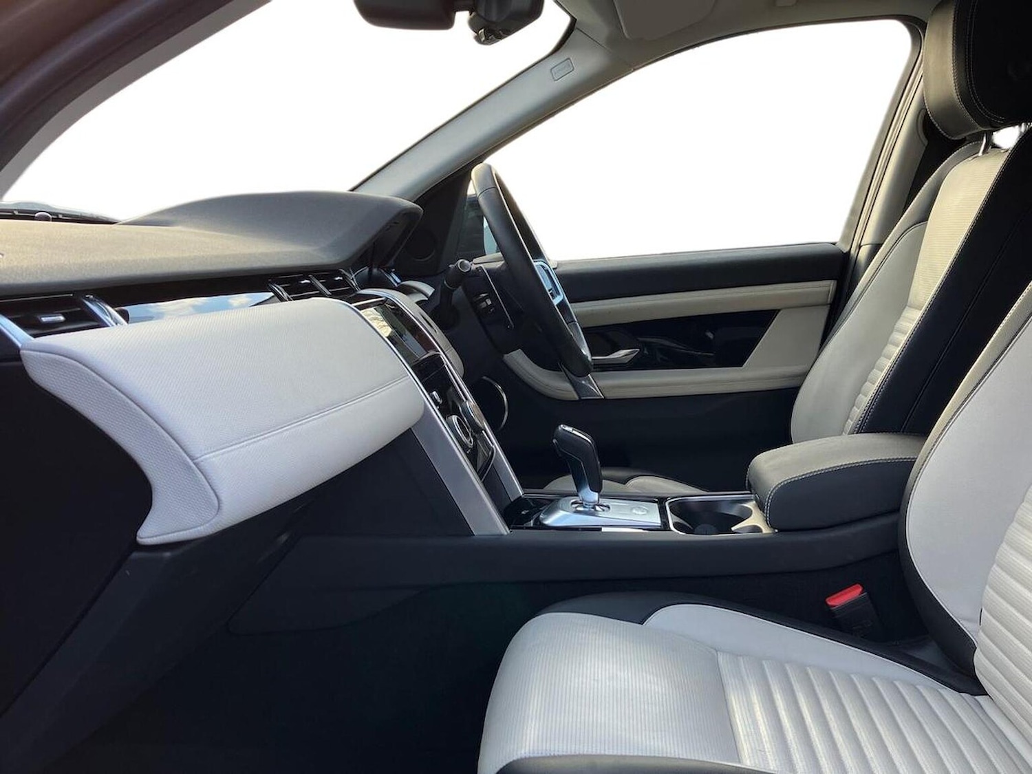 Used Land Rover Discovery Sport 2022 for sale - 77028142: Photo 3