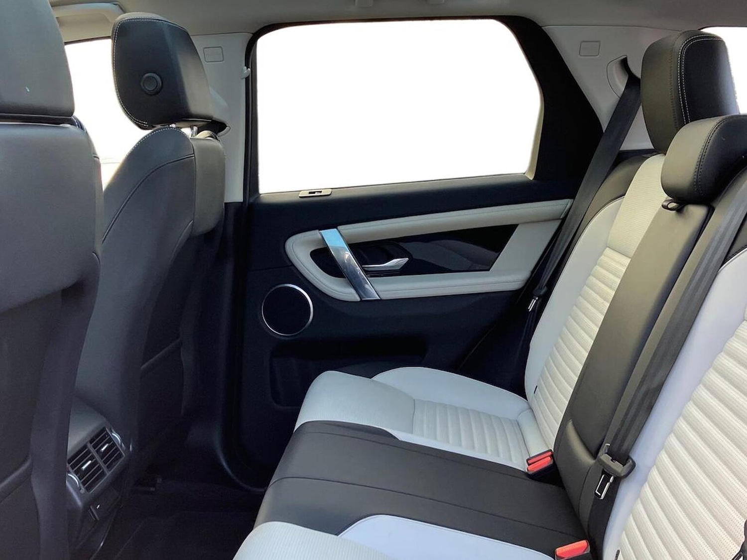 Used Land Rover Discovery Sport 2022 for sale - 77028142: Photo 4