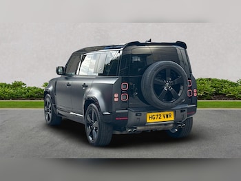 Used Land Rover Defender 2022 for sale - 76257849: Photo 2
