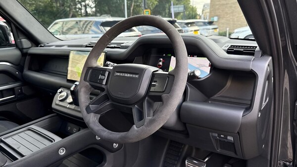 Used Land Rover Defender 2022 for sale - 76257849: Photo 36