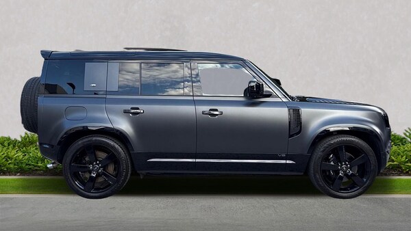 Used Land Rover Defender 2022 for sale - 76257849: Photo 5