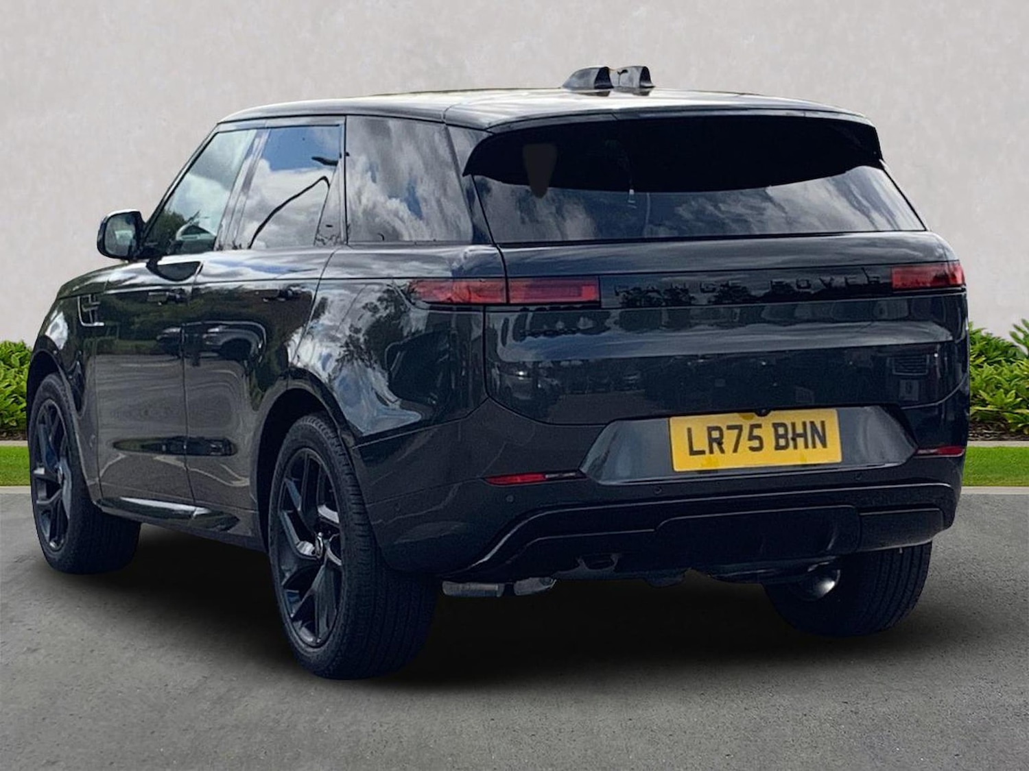 Used Land Rover Range Rover Sport 2025 for sale - 78191584: Photo 2