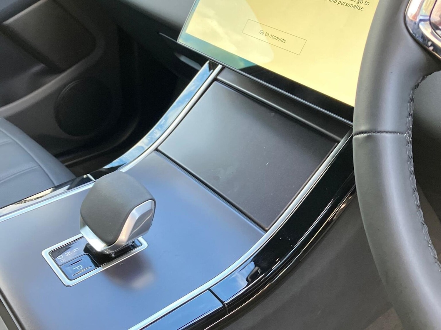 Used Land Rover Range Rover Evoque 2025 for sale - 77715360: Photo 13