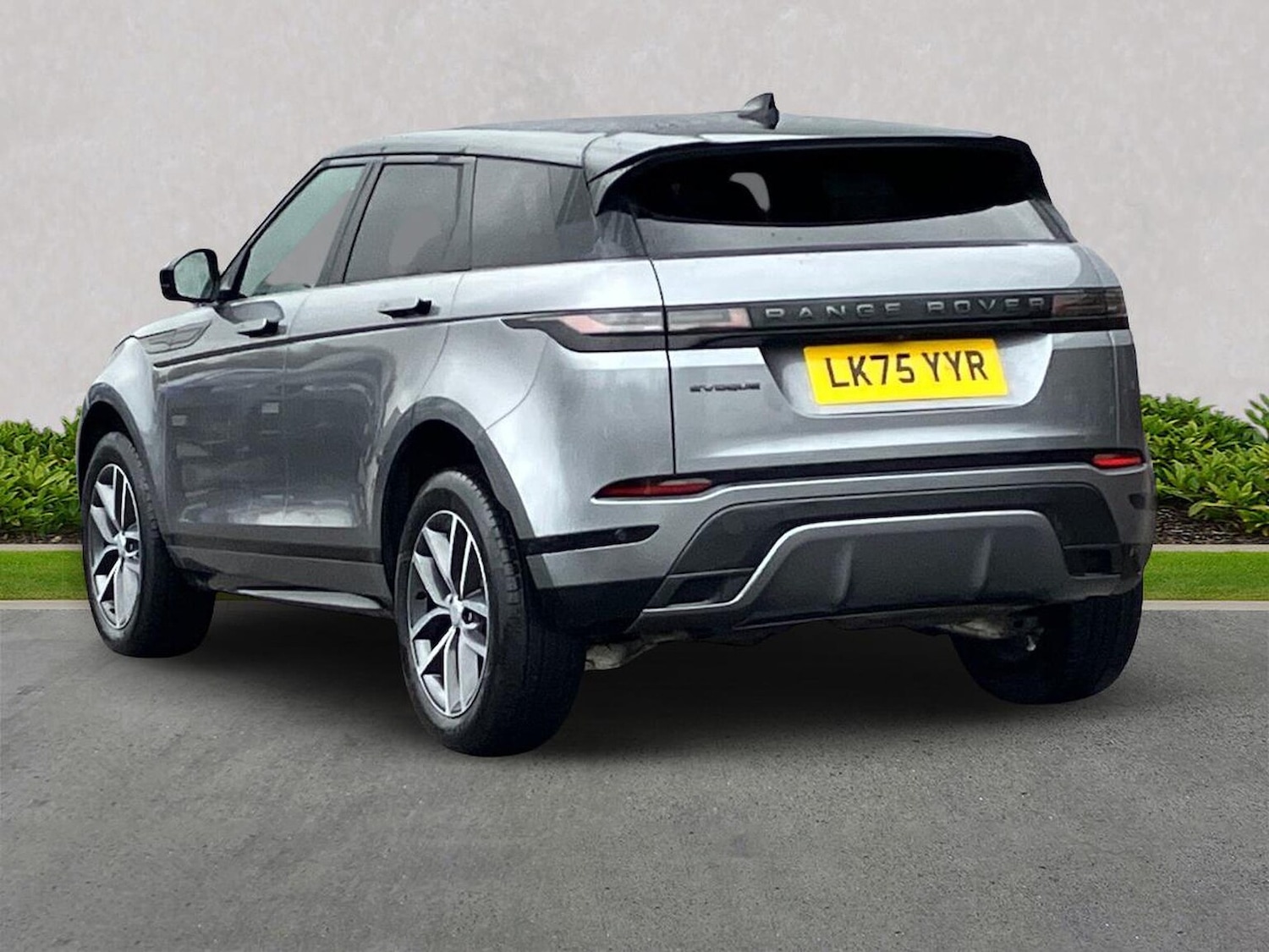 Used Land Rover Range Rover Evoque 2025 for sale - 77715360: Photo 2