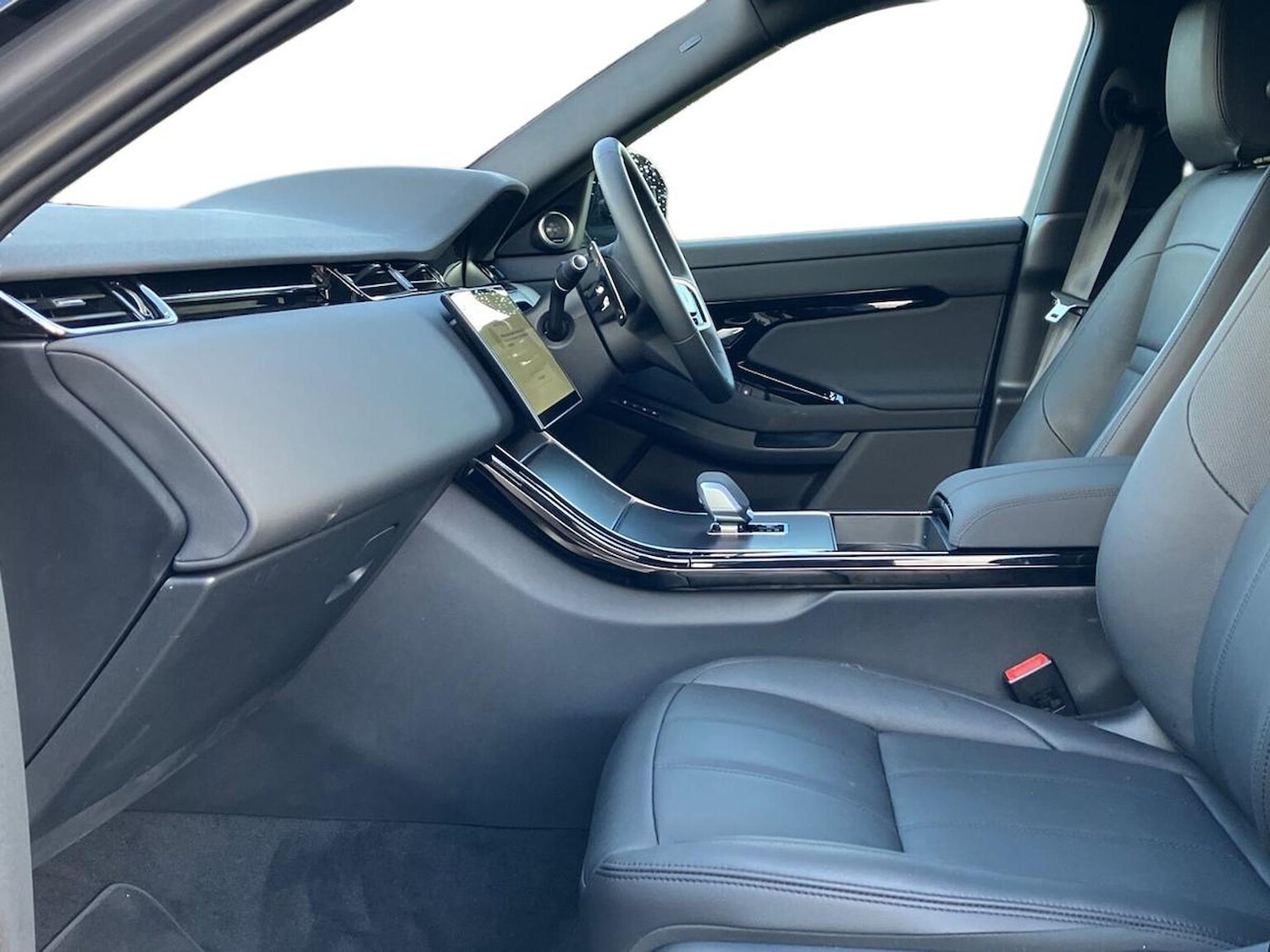 Used Land Rover Range Rover Evoque 2025 for sale - 77715360: Photo 3