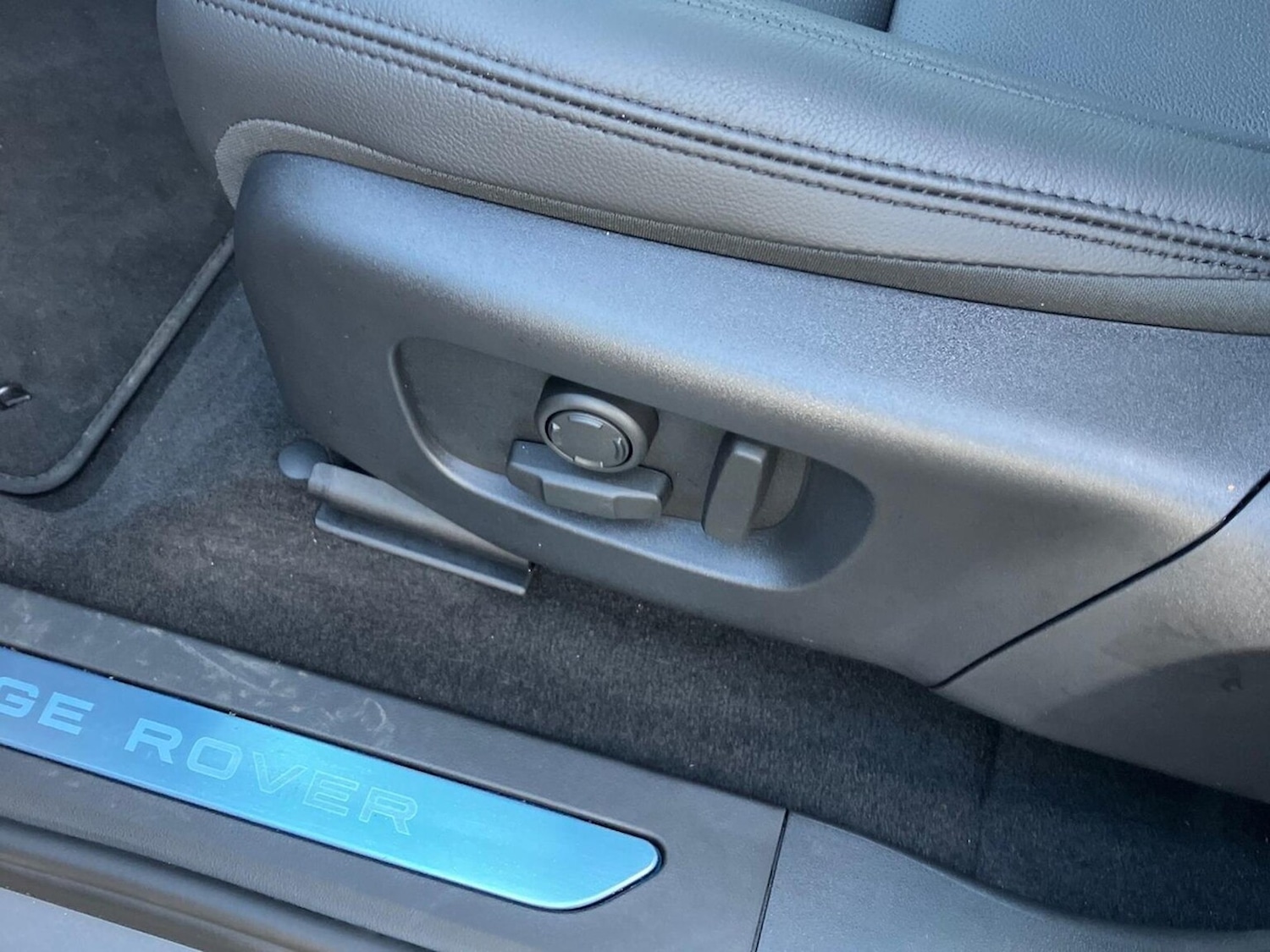 Used Land Rover Range Rover Evoque 2025 for sale - 77715360: Photo 34