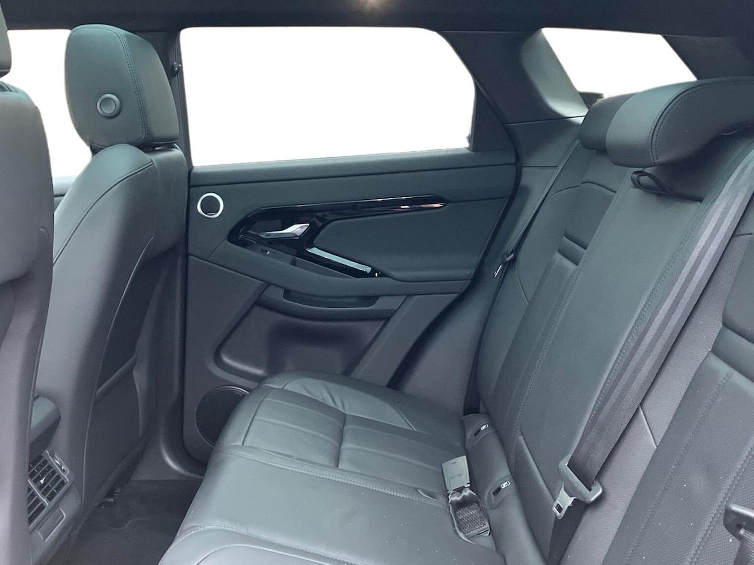 Used Land Rover Range Rover Evoque 2025 for sale - 77715360: Photo 4