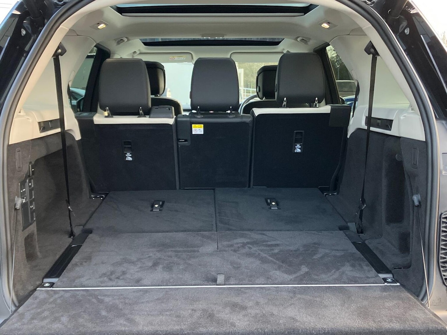 Used Land Rover Discovery 2024 for sale - 77759383: Photo 10