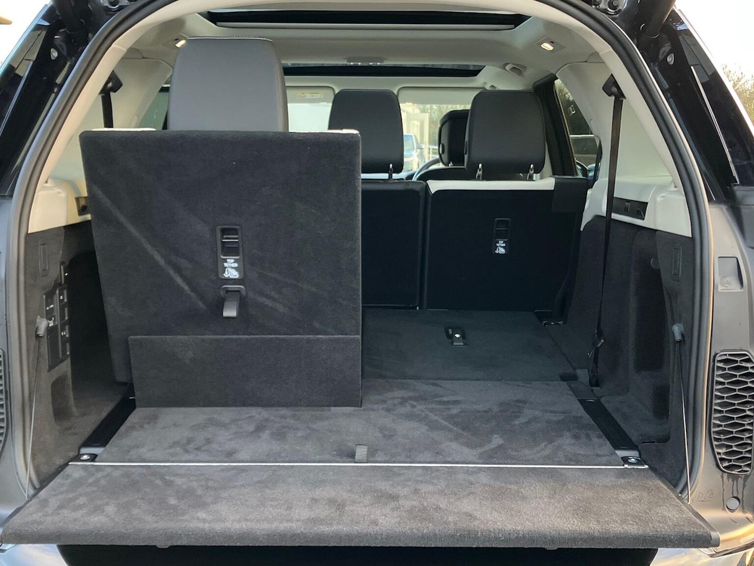 Used Land Rover Discovery 2024 for sale - 77759383: Photo 30