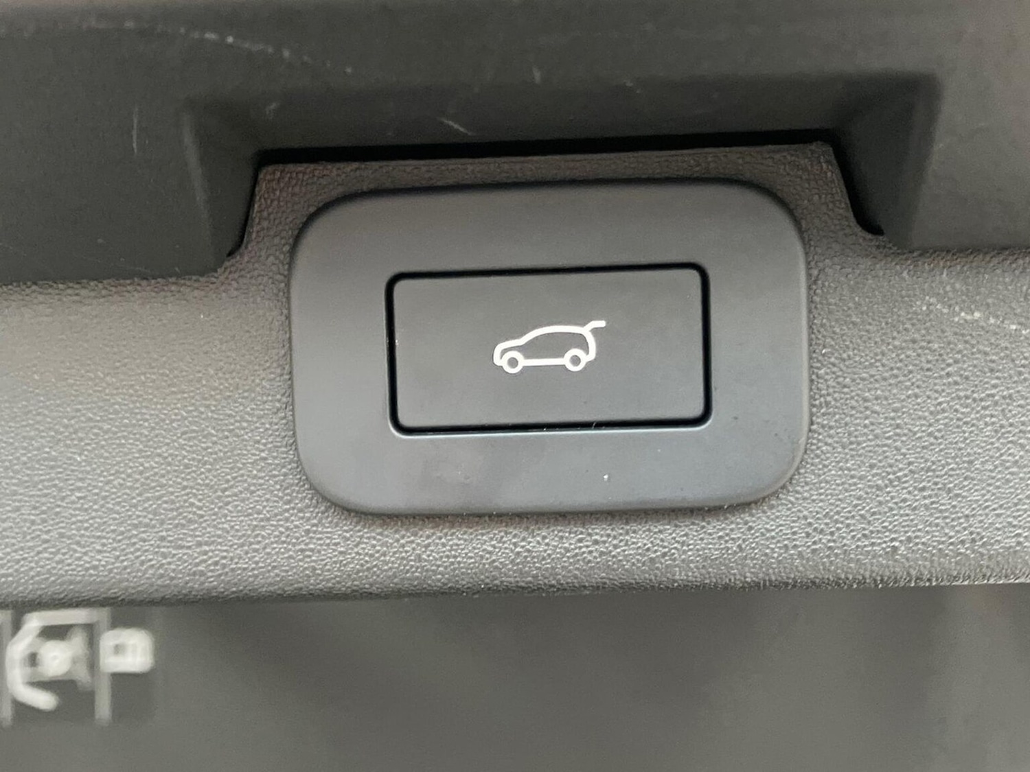 Used Land Rover Discovery 2024 for sale - 77759383: Photo 32