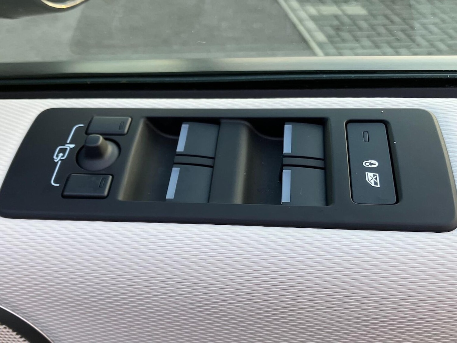 Used Land Rover Discovery 2024 for sale - 77759383: Photo 34