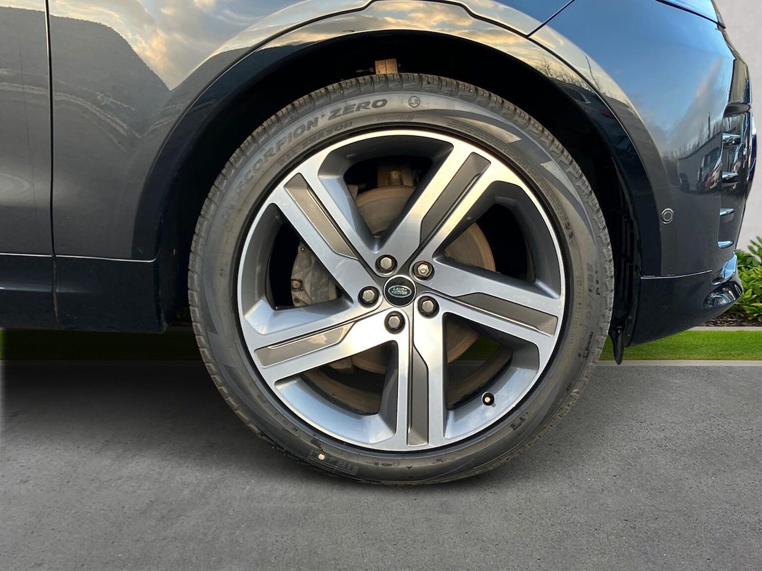 Used Land Rover Discovery 2024 for sale - 77759383: Photo 8