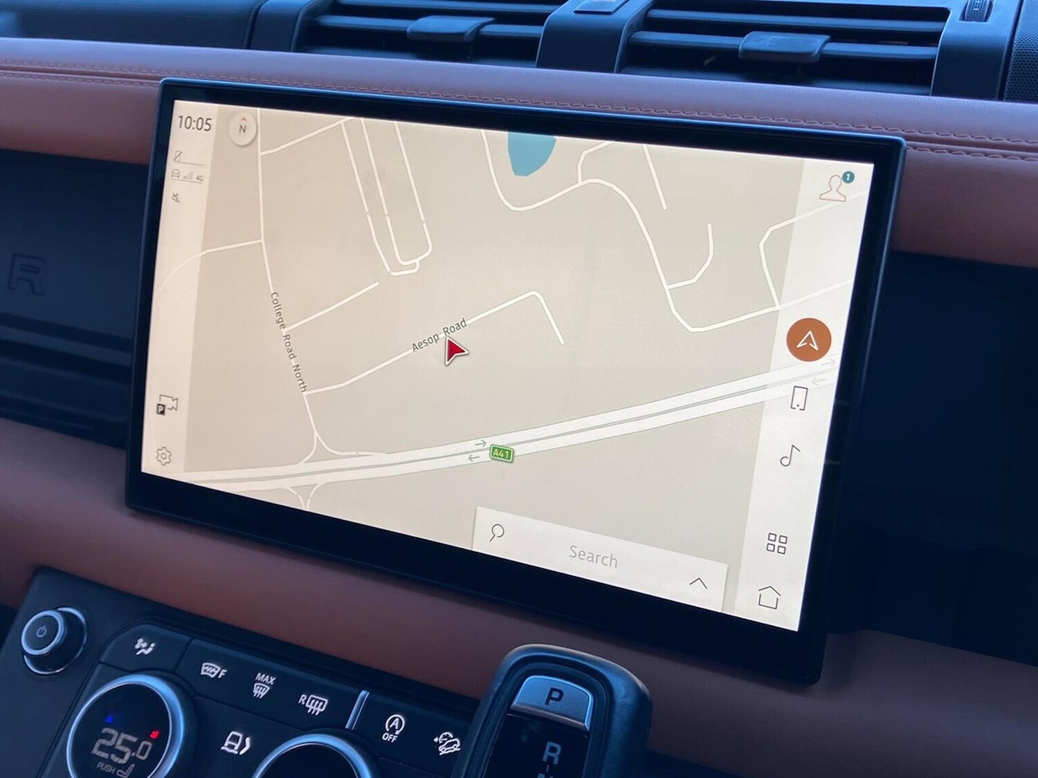 Used Land Rover Defender 2023 for sale - 76637671: Photo 11