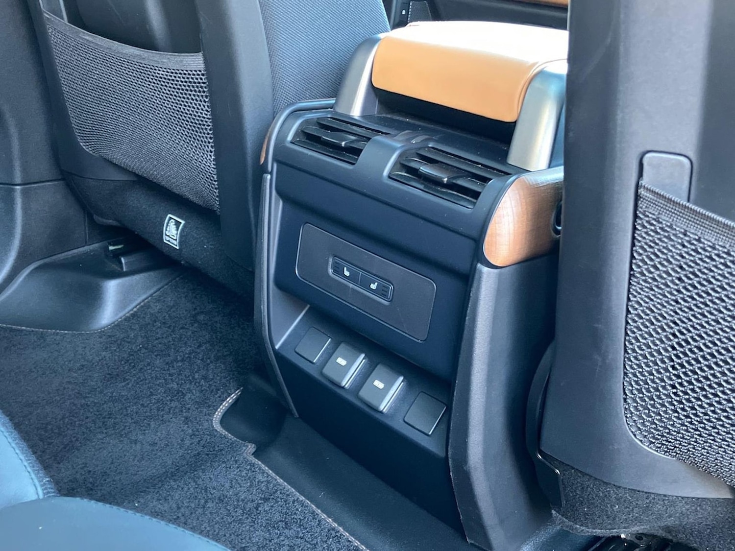 Used Land Rover Defender 2023 for sale - 76637671: Photo 18