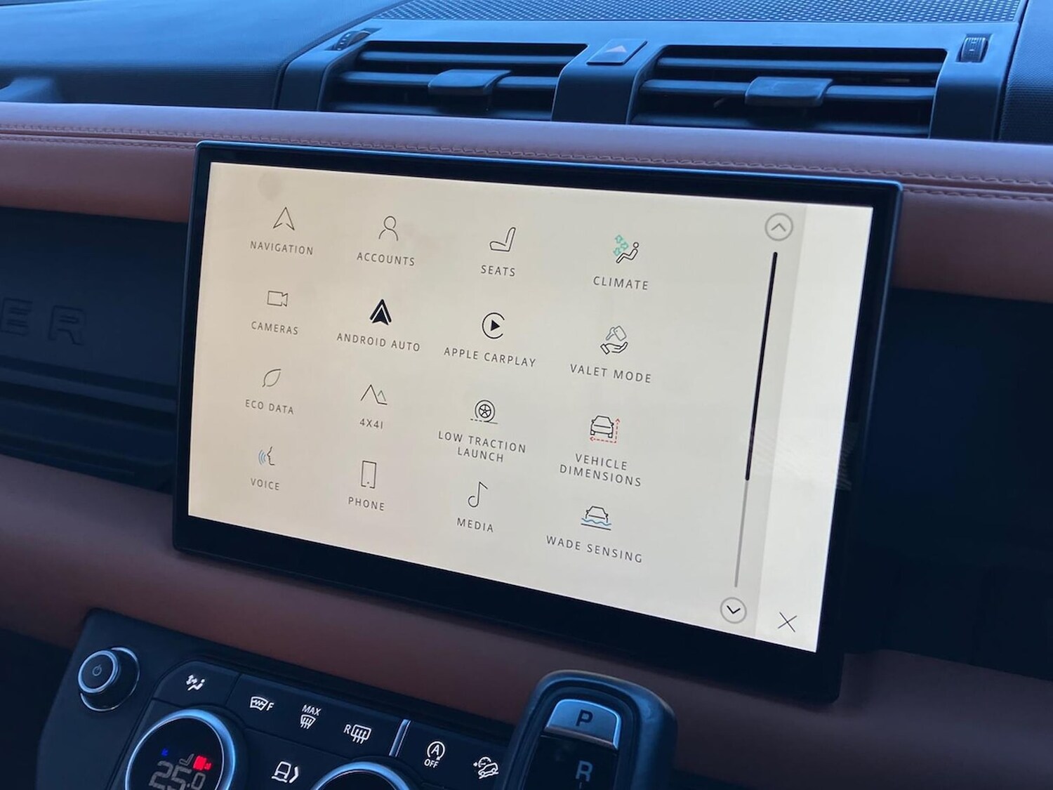 Used Land Rover Defender 2023 for sale - 76637671: Photo 29