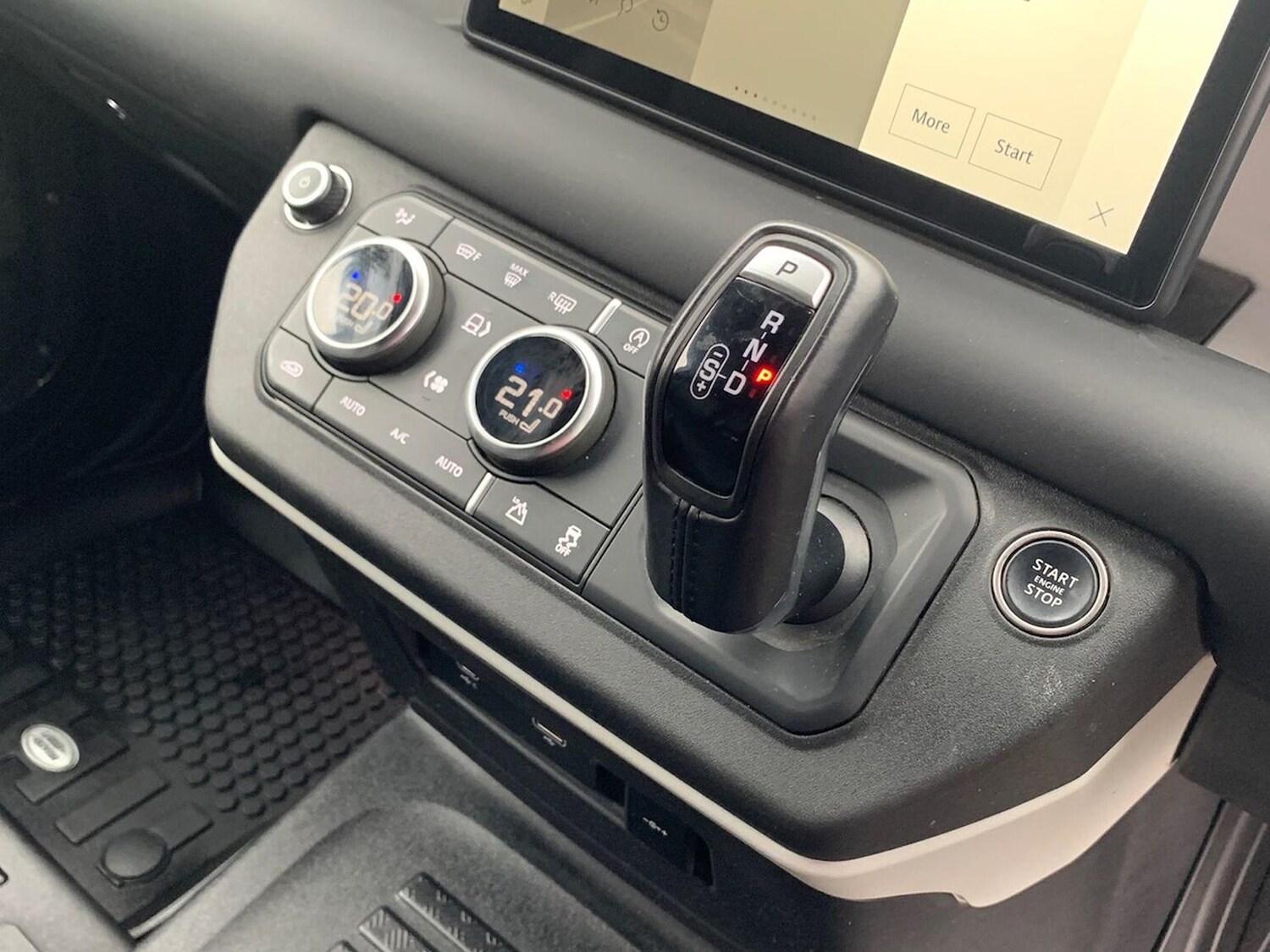 Used Land Rover Defender 2023 for sale - 76287210: Photo 13
