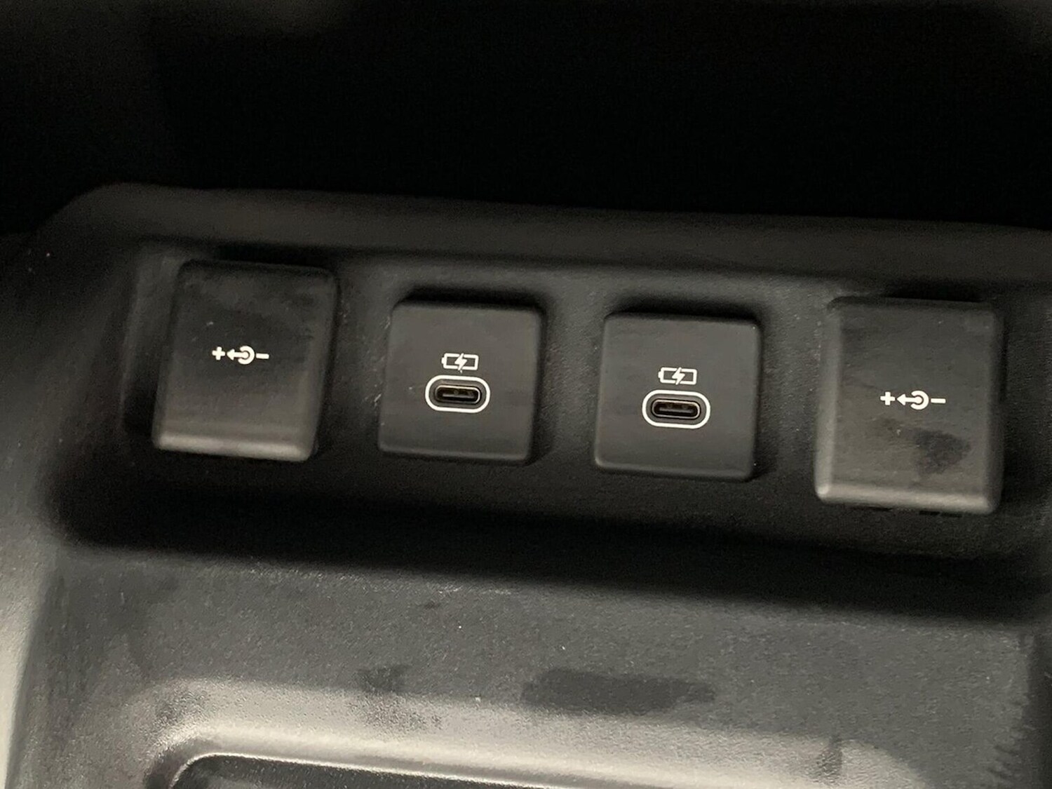 Used Land Rover Defender 2023 for sale - 76287210: Photo 42