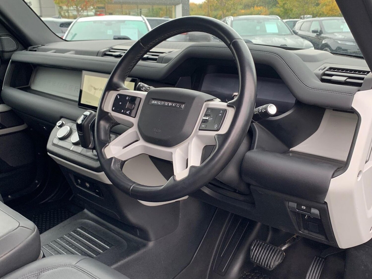 Used Land Rover Defender 2023 for sale - 76287210: Photo 9