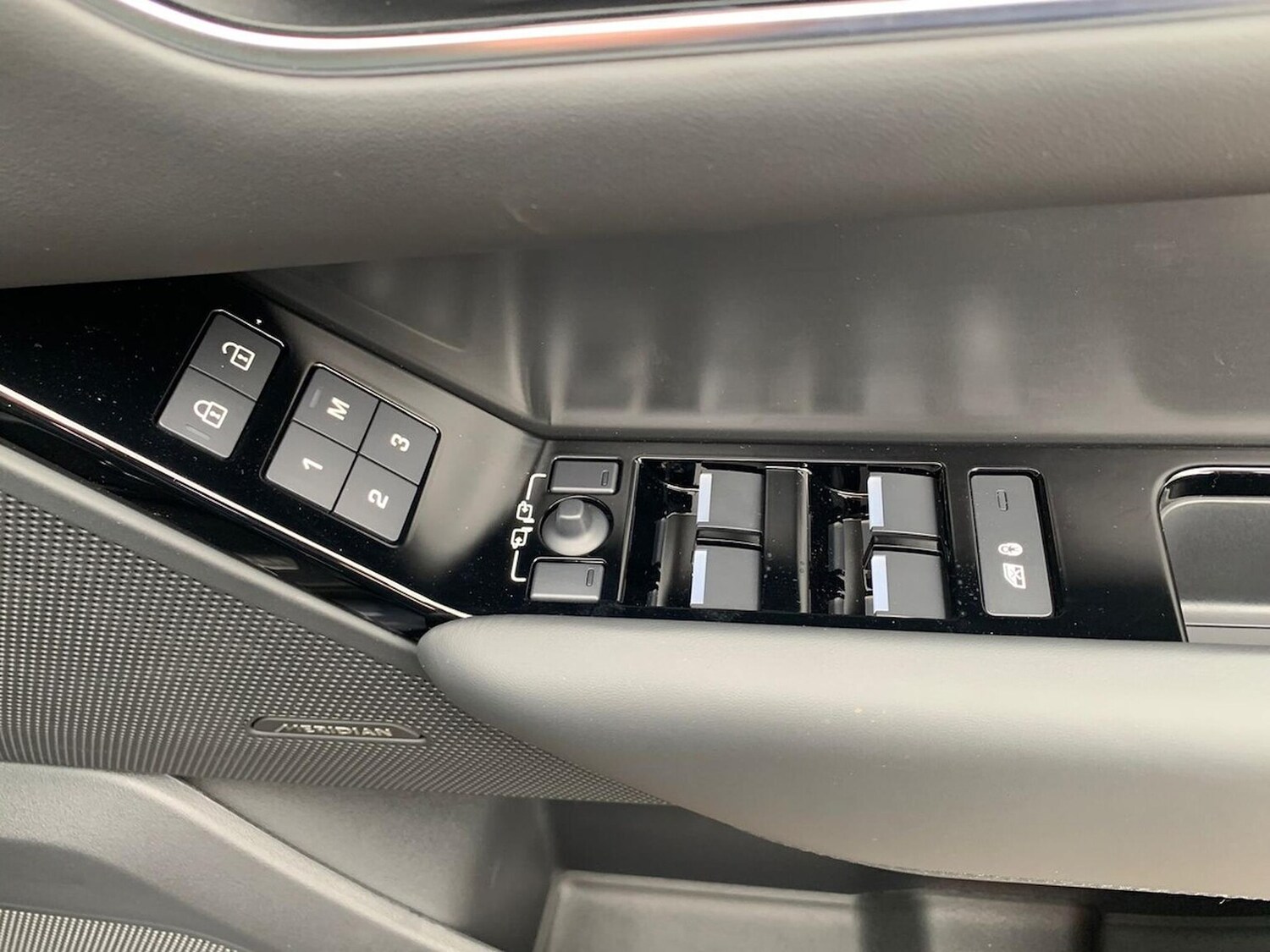 Used Land Rover Range Rover Velar 2025 for sale - 77489372: Photo 23