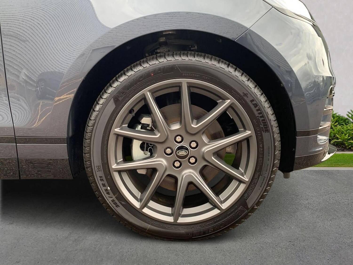 Used Land Rover Range Rover Velar 2025 for sale - 77489372: Photo 8