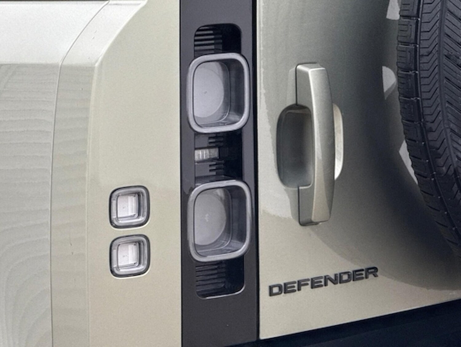 Used Land Rover Defender 2024 for sale - 78191716: Photo 21