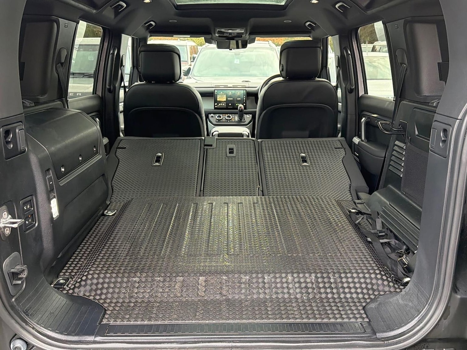 Used Land Rover Defender 2024 for sale - 77488115: Photo 10