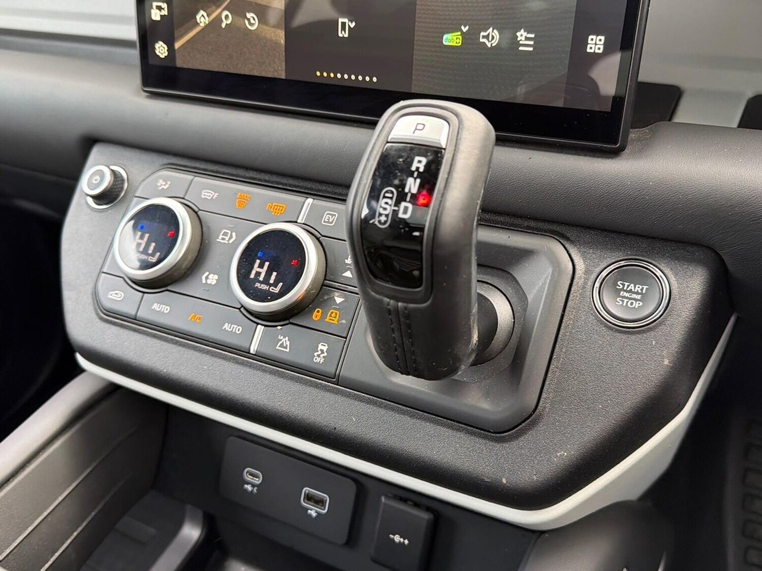 Used Land Rover Defender 2024 for sale - 77488115: Photo 13