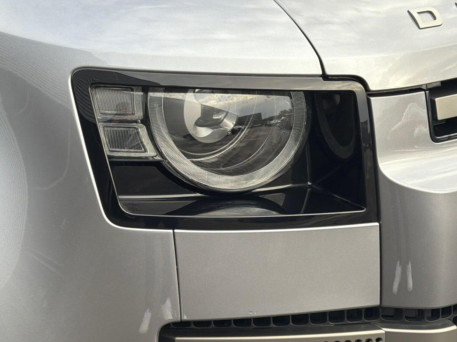 Used Land Rover Defender 2024 for sale - 77488115: Photo 17