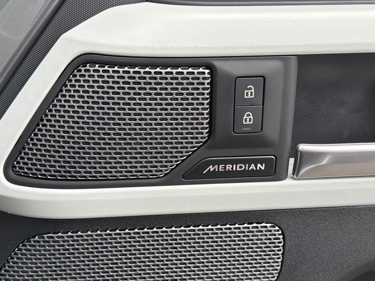 Used Land Rover Defender 2024 for sale - 77488115: Photo 24