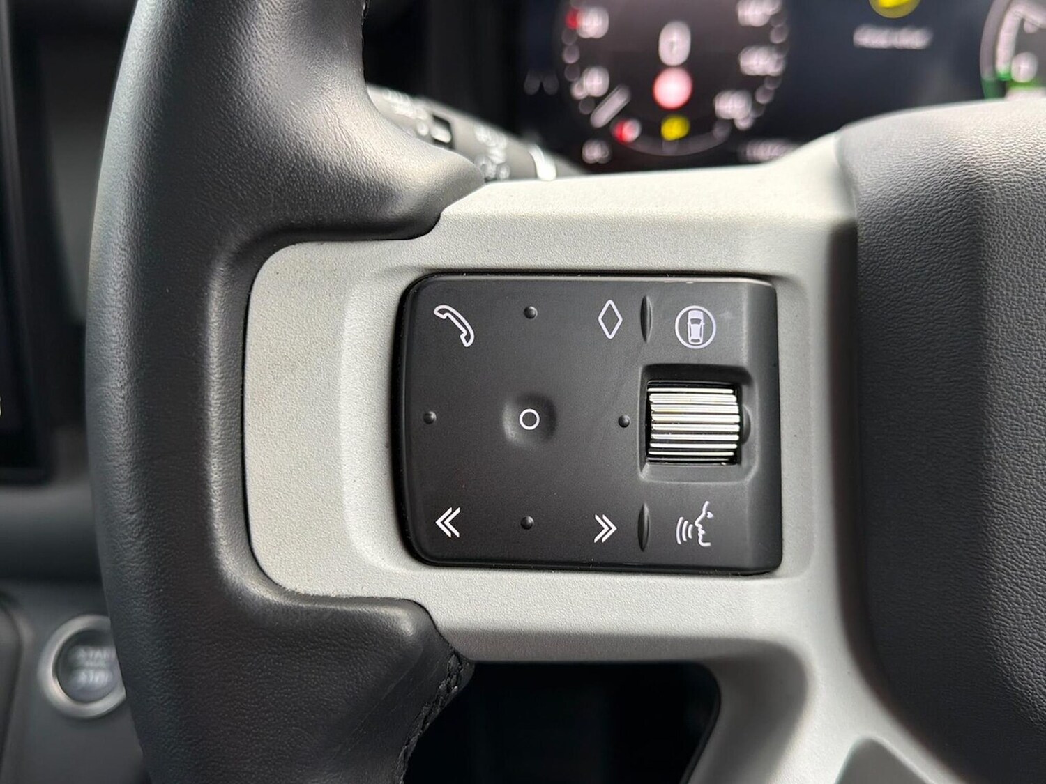 Used Land Rover Defender 2024 for sale - 77488115: Photo 28