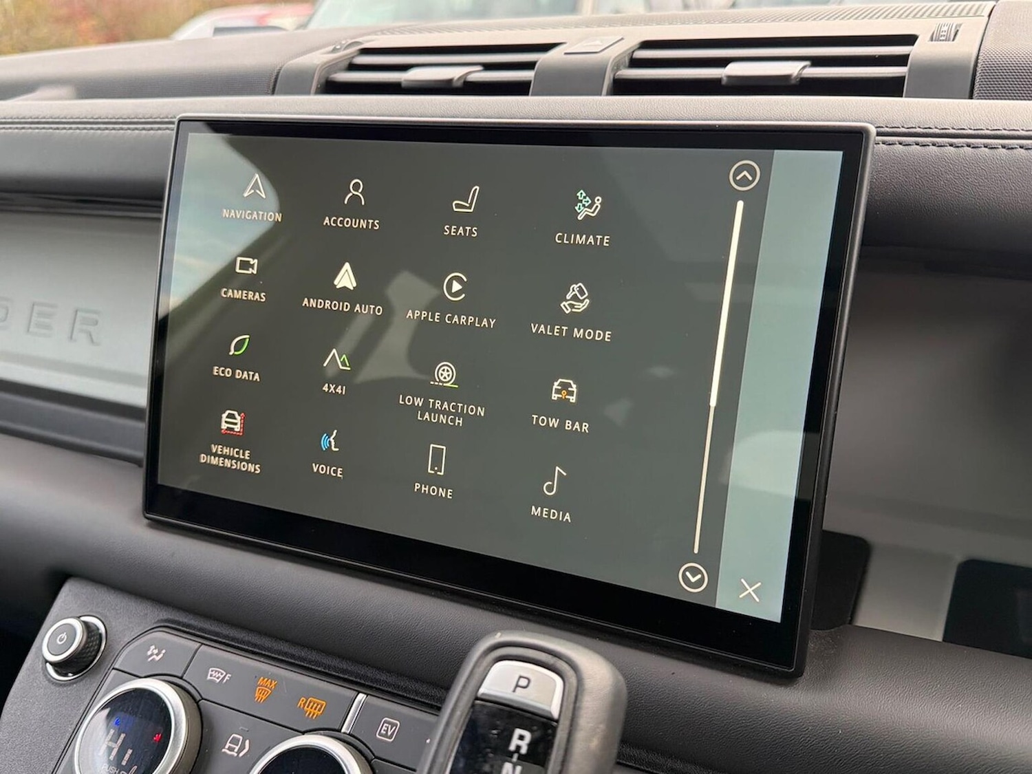 Used Land Rover Defender 2024 for sale - 77488115: Photo 29