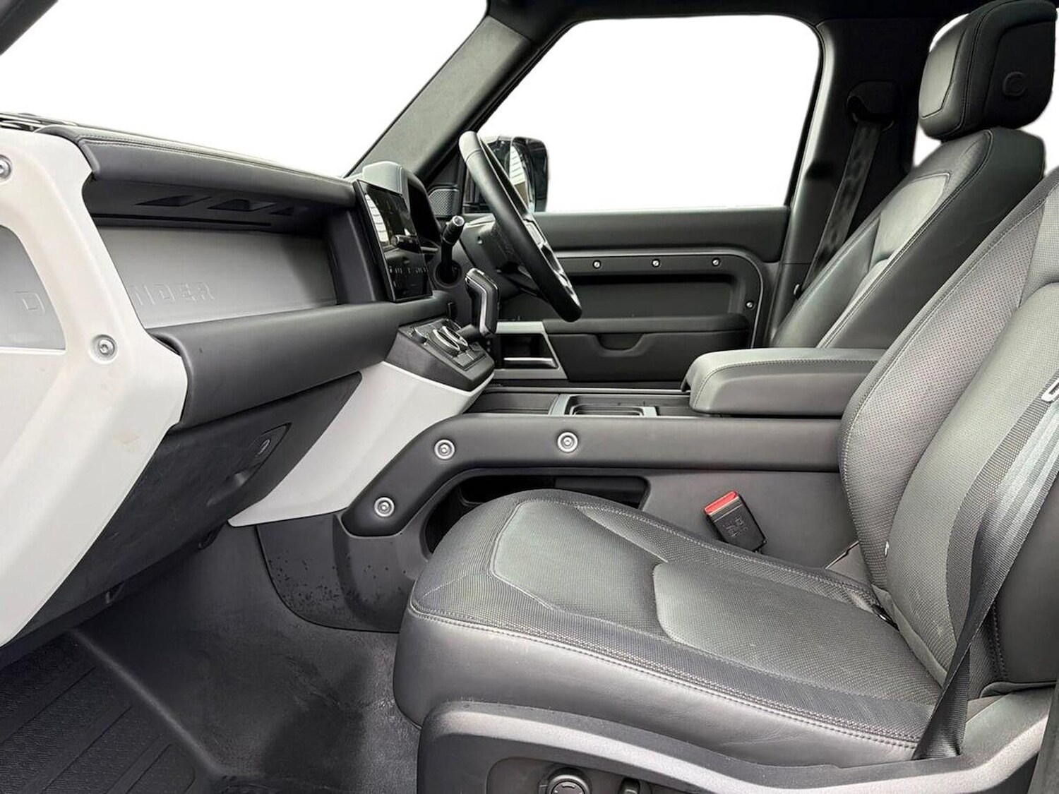 Used Land Rover Defender 2024 for sale - 77488115: Photo 3