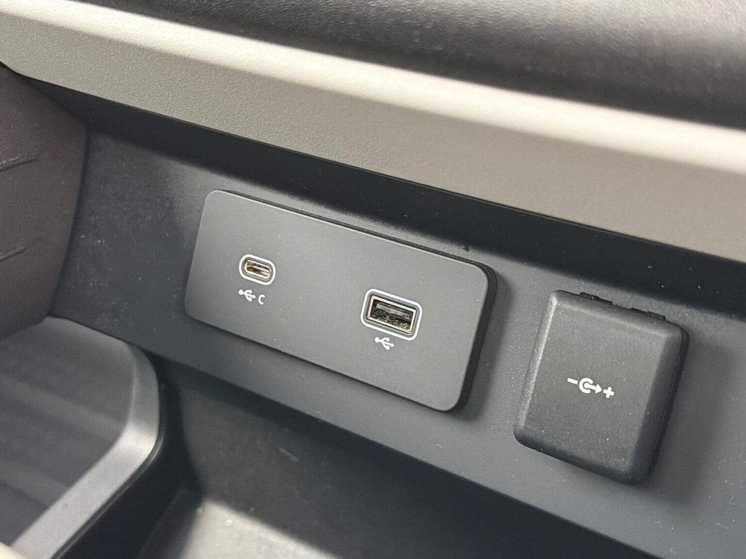 Used Land Rover Defender 2024 for sale - 77488115: Photo 31