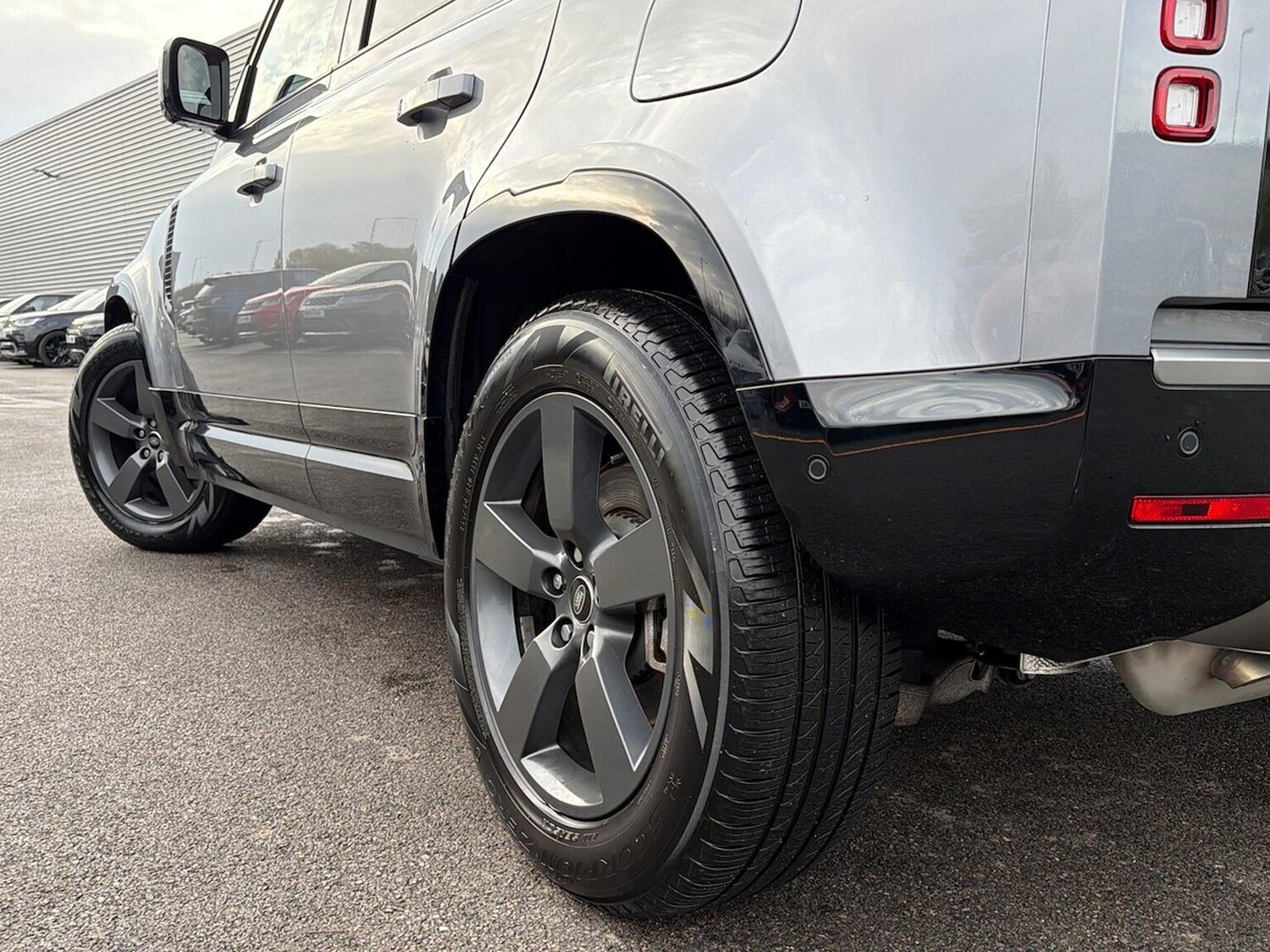 Used Land Rover Defender 2024 for sale - 77488115: Photo 34