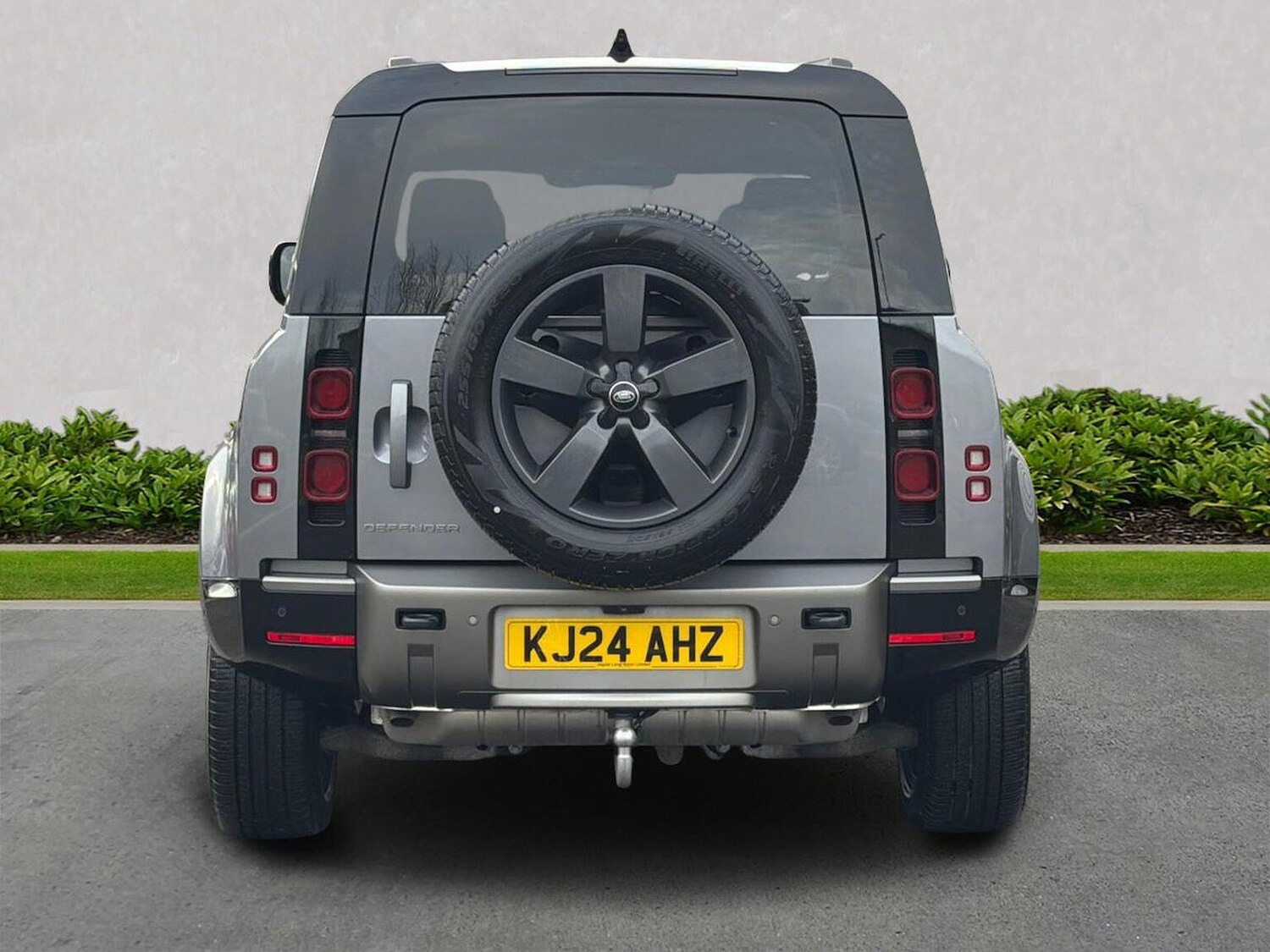 Used Land Rover Defender 2024 for sale - 77488115: Photo 6