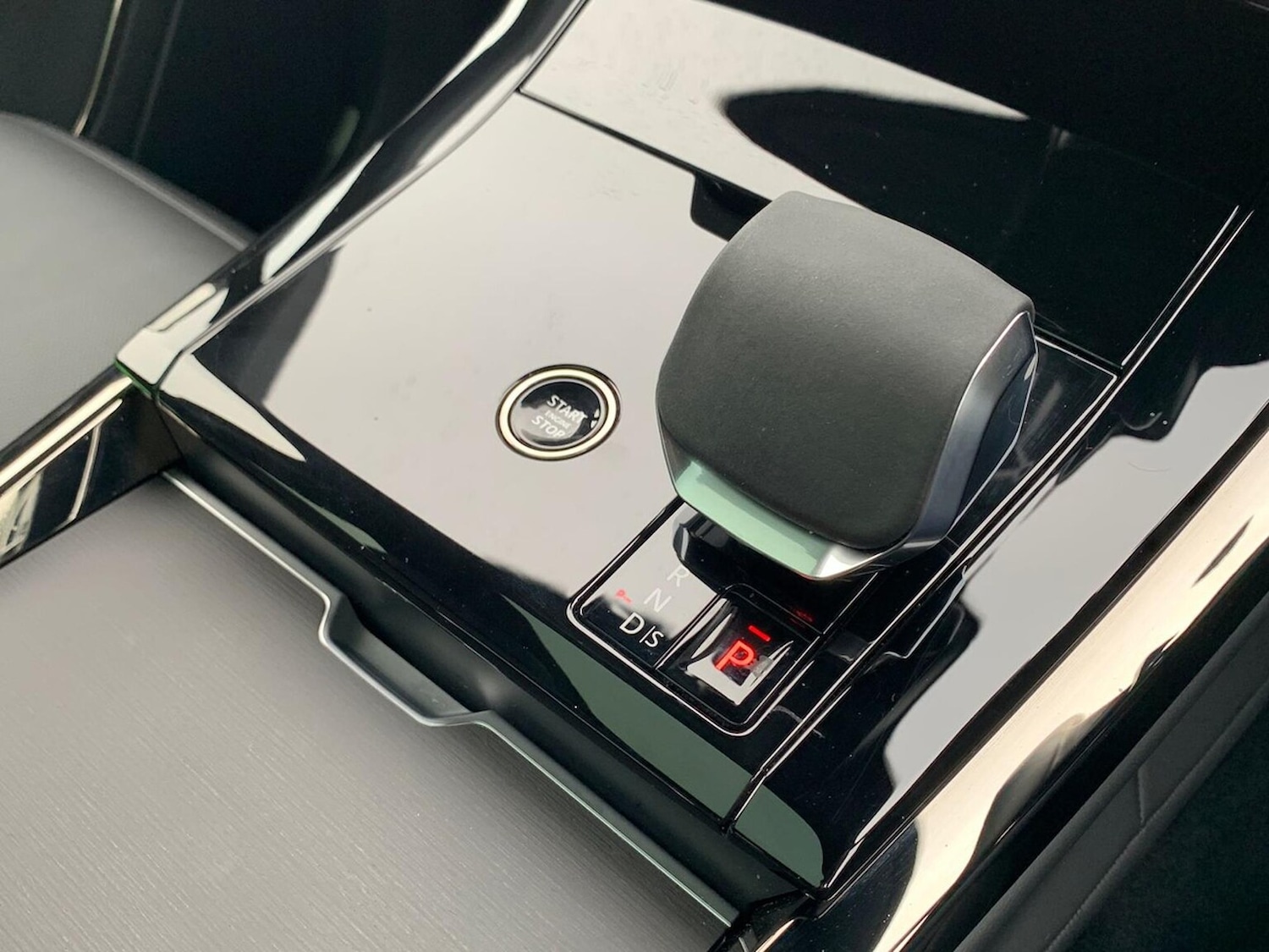 Used Land Rover Range Rover Sport 2024 for sale - 76382659: Photo 13