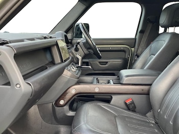 Used Land Rover Defender 2021 for sale - 77488114: Photo