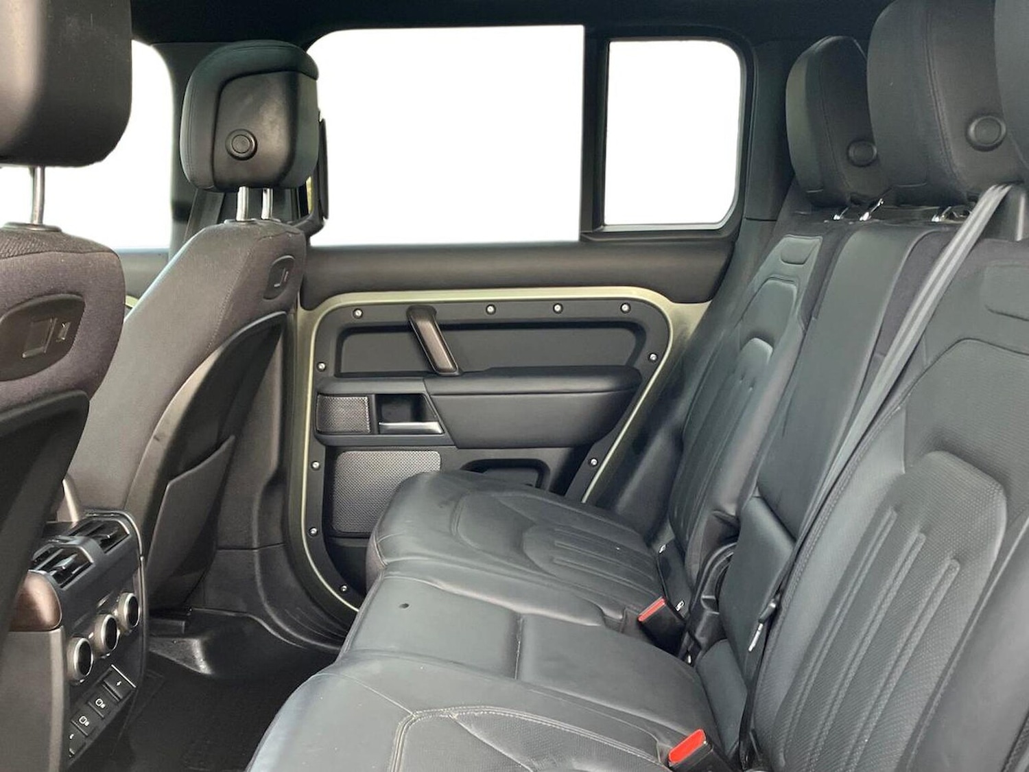 Used Land Rover Defender 2021 for sale - 77488114: Photo 4