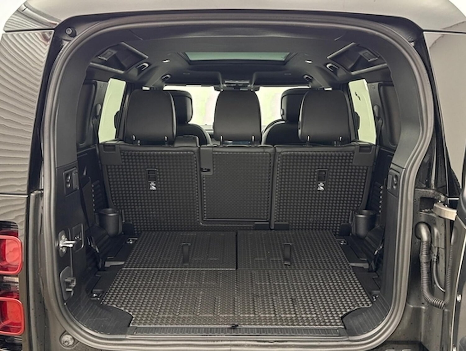 Used Land Rover Defender 2024 for sale - 78191691: Photo 12