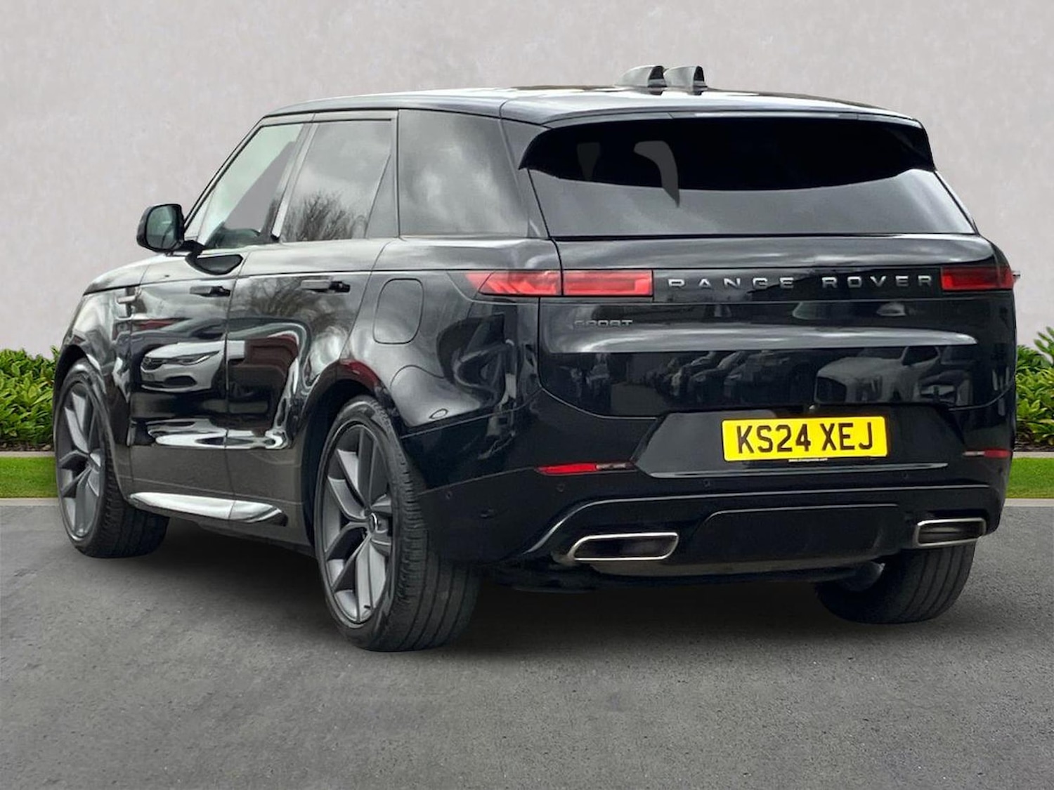 Used Land Rover Range Rover Sport 2024 for sale - 78106301: Photo 2